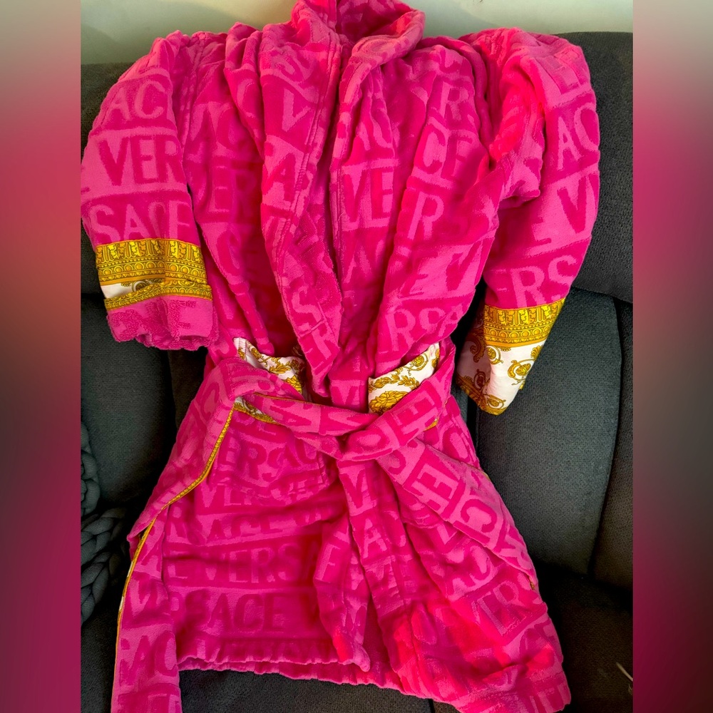 Authentic Versace robe size small. Excellent condition